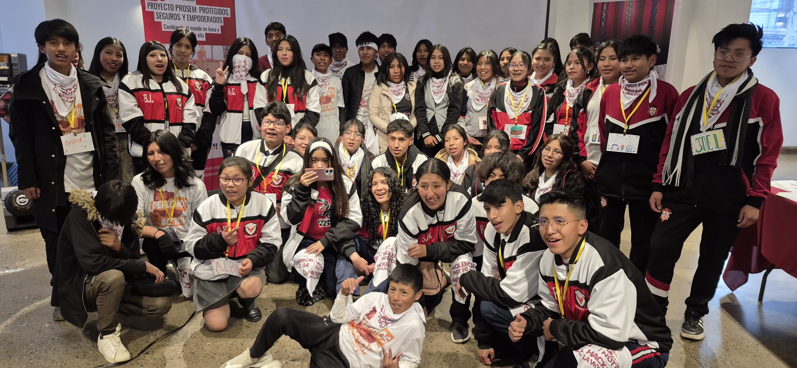 La juventud hackea la violencia