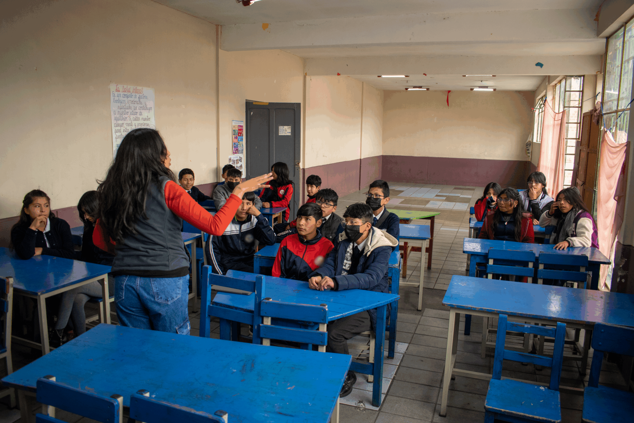 Talleres de prevención digital con maestras y maestros, a fin de que fortalezcan sus competencias en la atención de casos de violencia digital, y un bootcamp de formador de formadores, destinado al fortalecimiento de sus habilidades en el uso de herramientas digitales para la enseñanza.