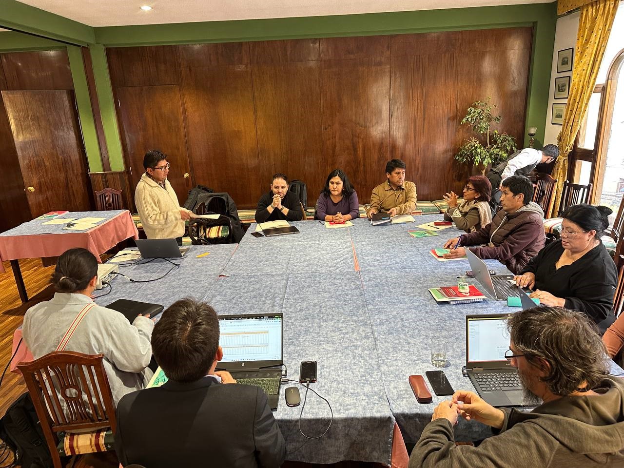Un marco de inclusión y talento digital en Aymara, Quechua y Guaraní para una educación en TIC’s en Bolivia