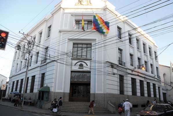 02_min Aprobación en Comisión de Justicia Plural, Ministerio Público y Defensa Legal del Estado